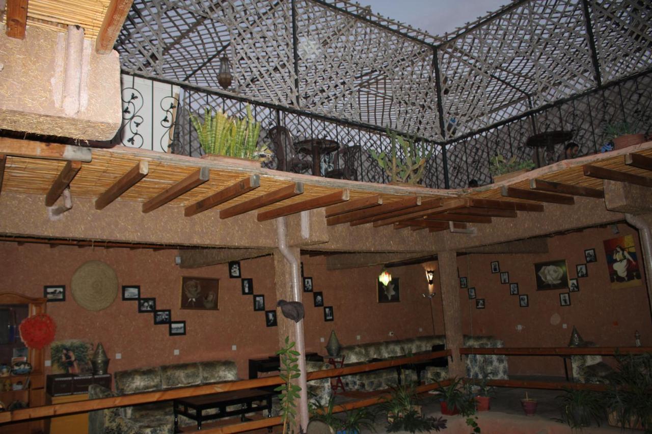 Riad Asrir Tiznit Luaran gambar