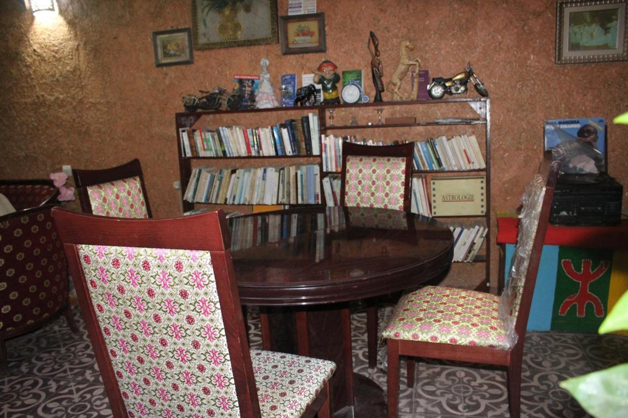 Riad Asrir Tiznit Luaran gambar