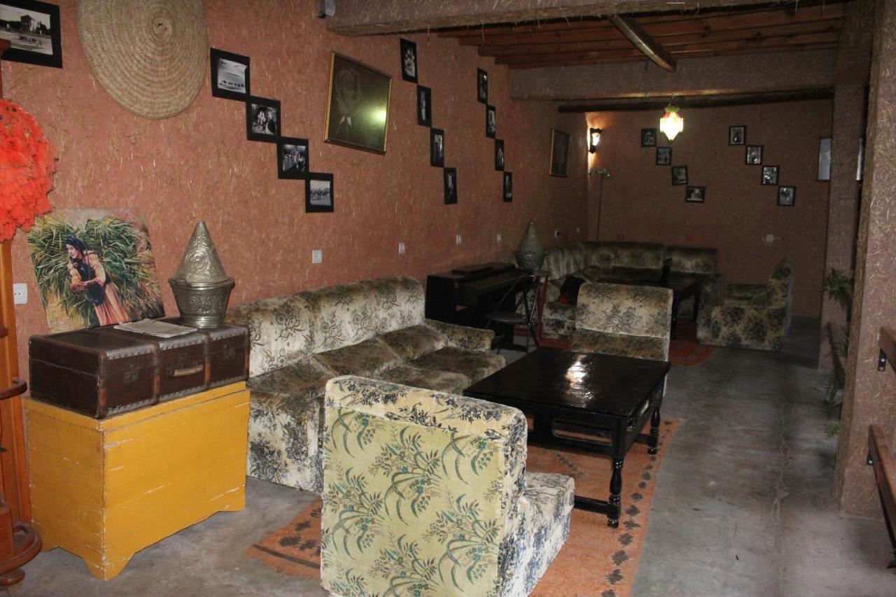 Riad Asrir Tiznit Luaran gambar