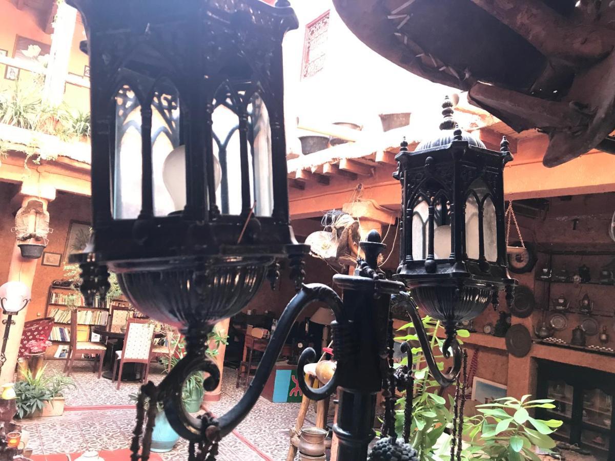 Riad Asrir Tiznit Luaran gambar