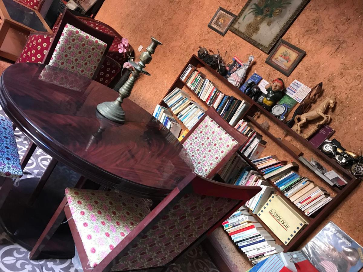 Riad Asrir Tiznit Luaran gambar