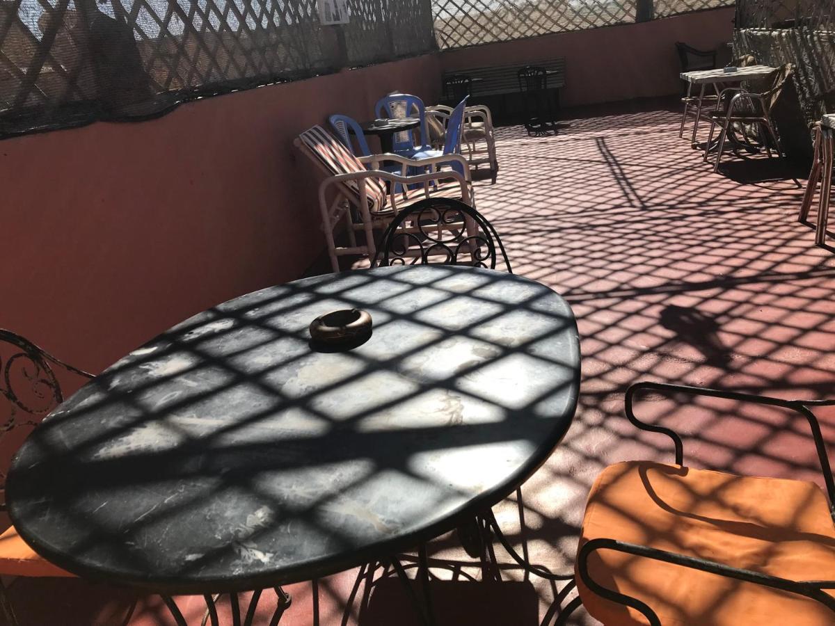 Riad Asrir Tiznit Luaran gambar